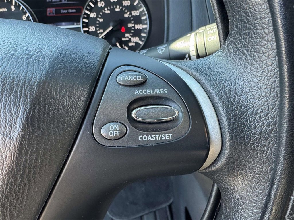 Used 2020 Nissan Pathfinder S image 20