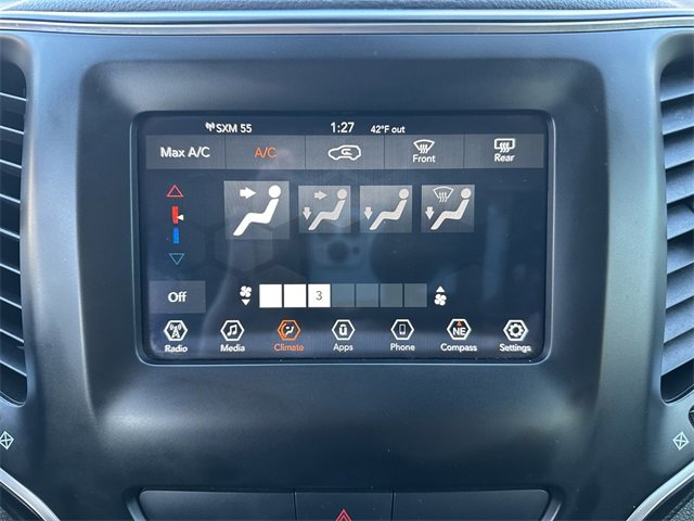 Used 2019 Jeep Cherokee Latitude Plus image 24