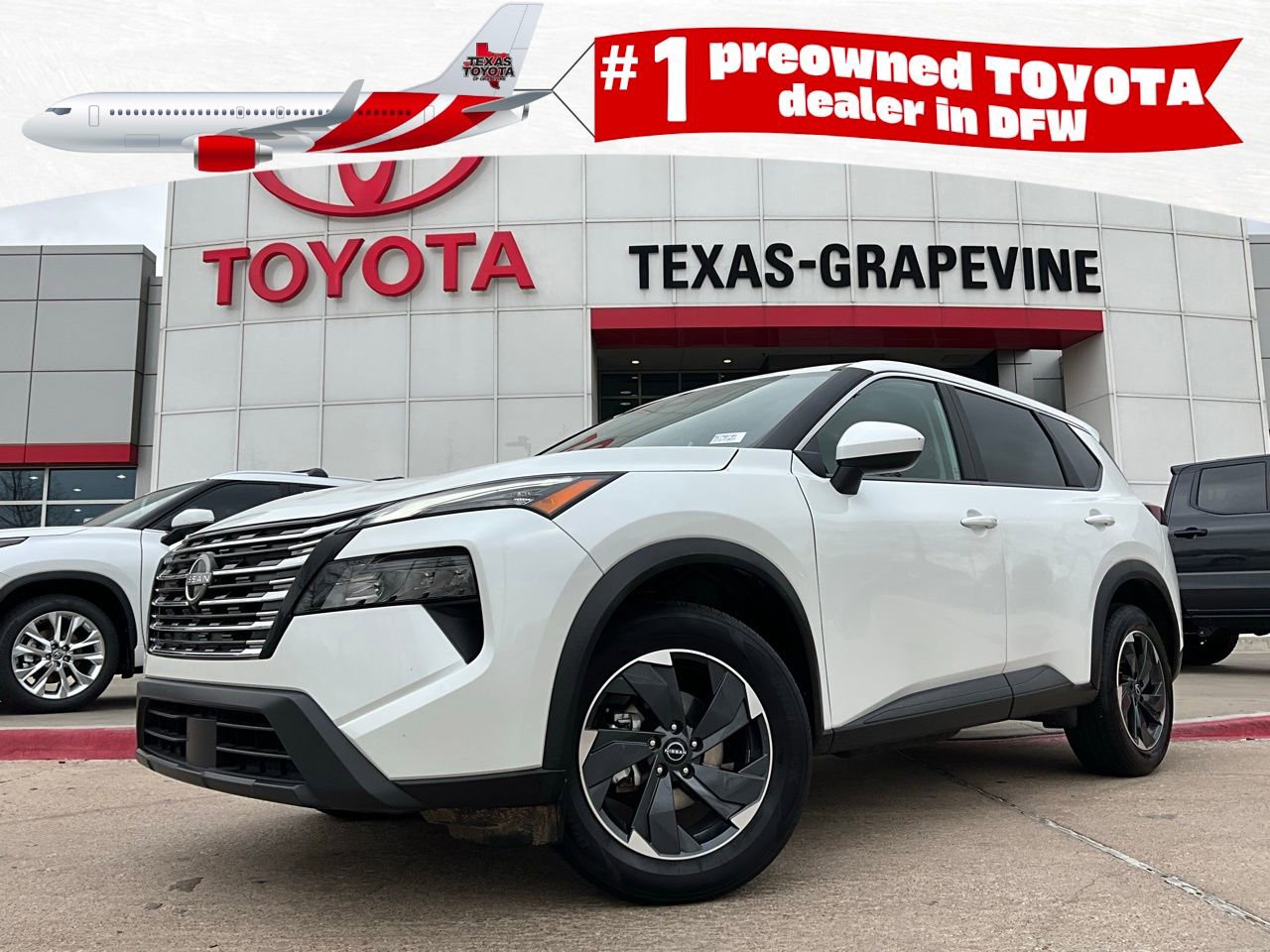 Used 2025 Nissan Rogue SV image 1