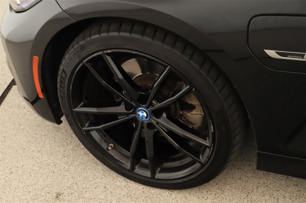 Used 2022 BMW 330e w/ M Sport Package image 32