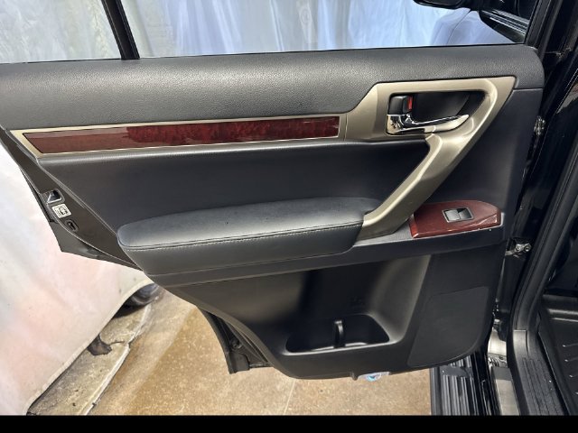 Used 2018 Lexus GX 460 Premium w/ Premium Package AWD/4WD image 25