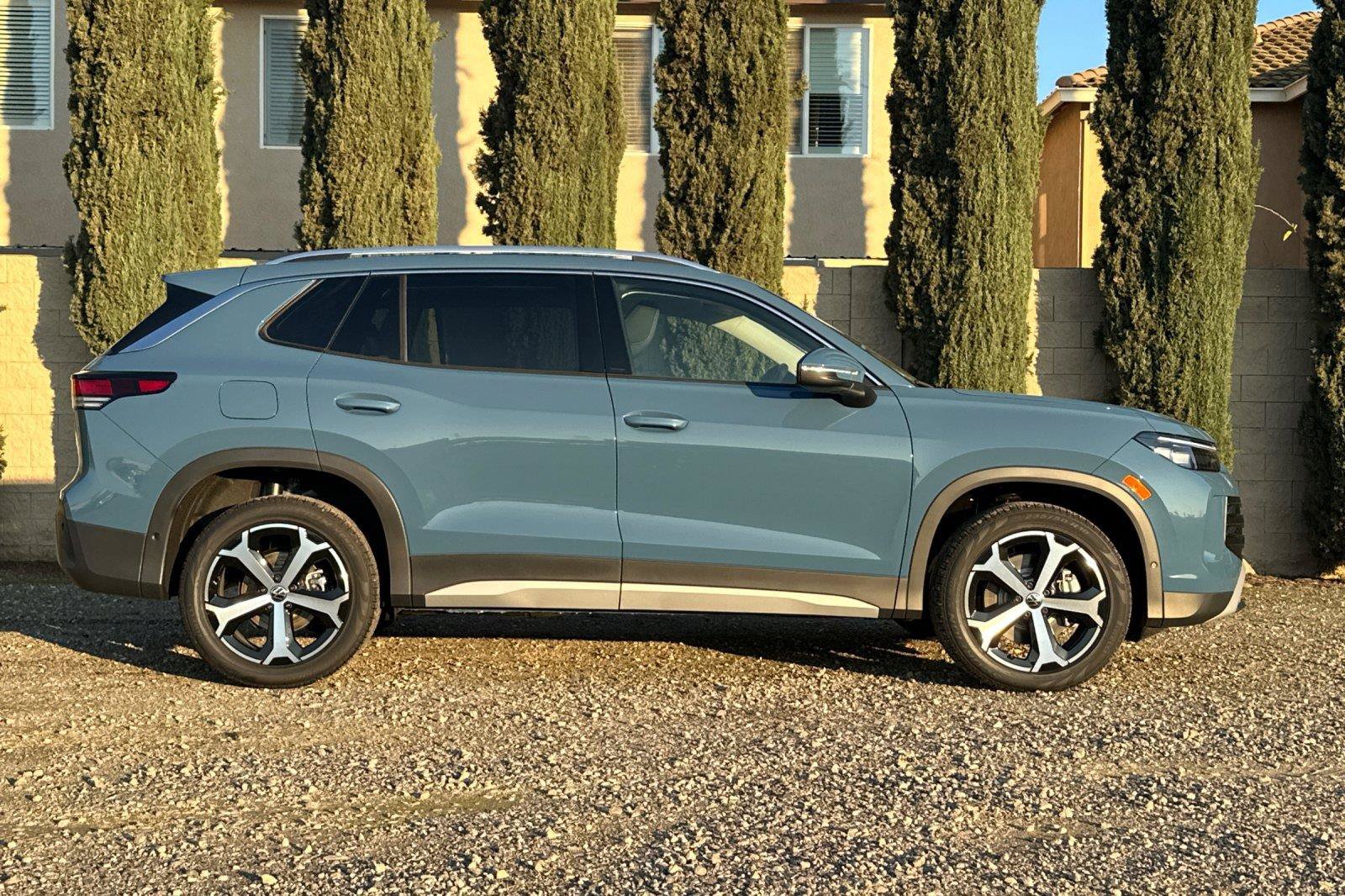 New 2026 Volkswagen Tiguan SE AWD/4WD image 2