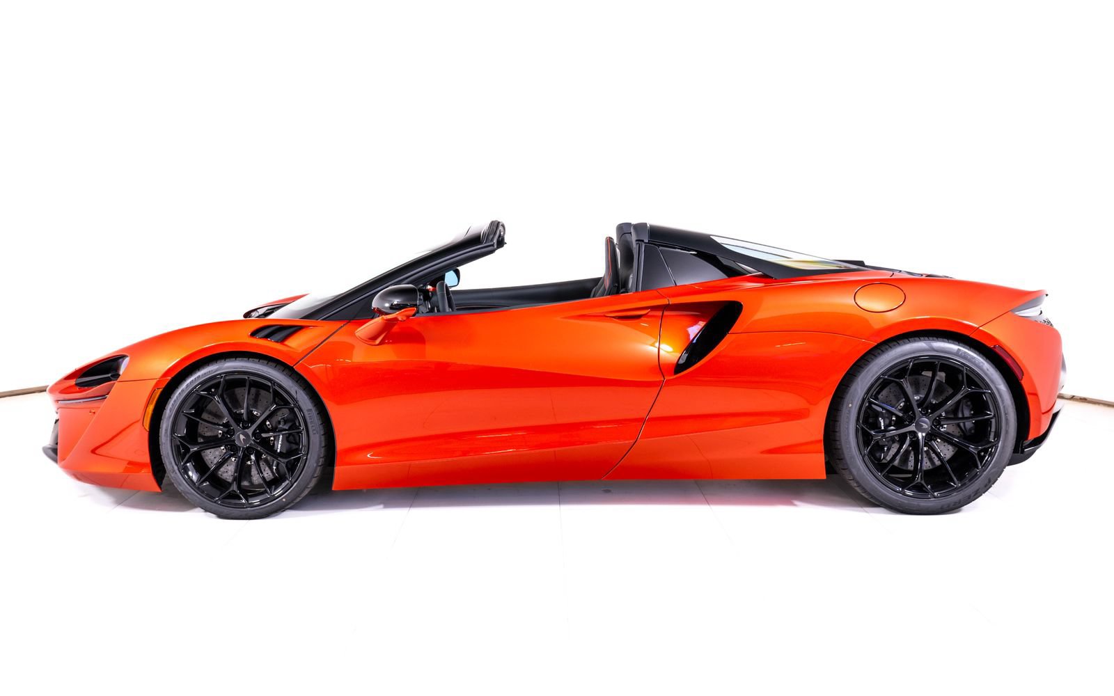 New 2026 McLaren Artura Spider RWD image 2