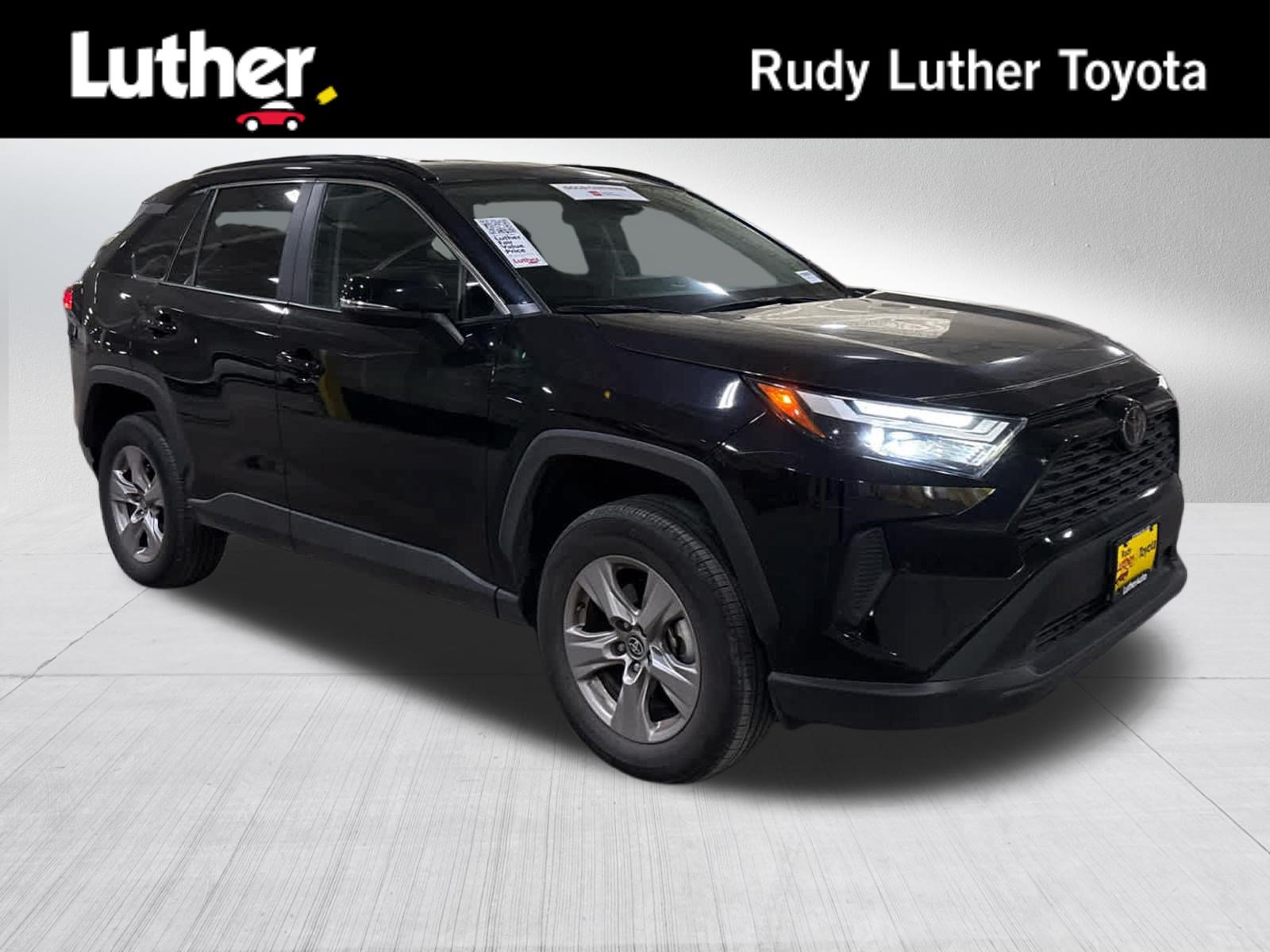 Used 2025 Toyota RAV4 XLE AWD/4WD video 1