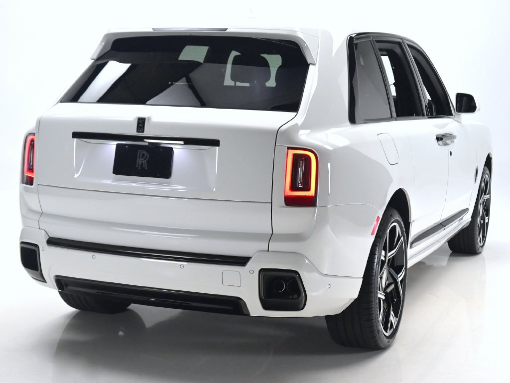 New 2027 Rolls-Royce Cullinan Black Badge AWD/4WD image 2