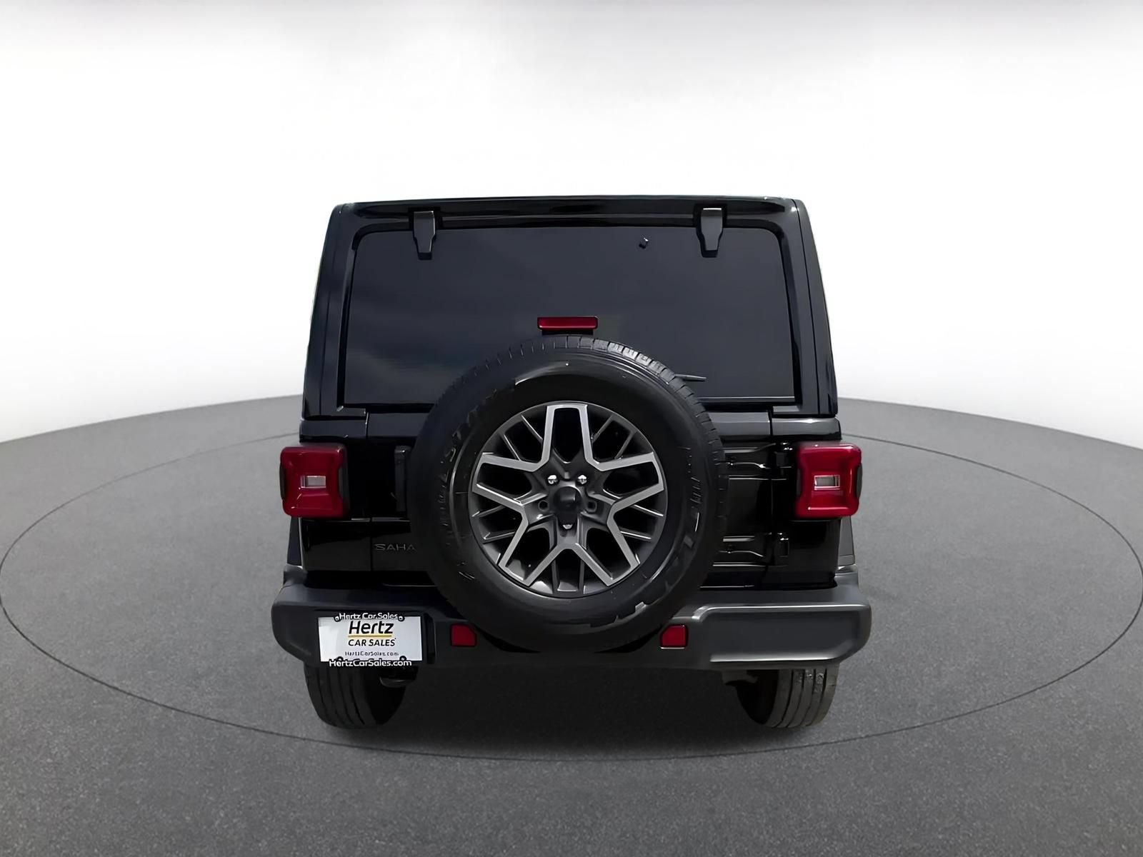 Used 2025 Jeep Wrangler Unlimited Sahara AWD/4WD image 11