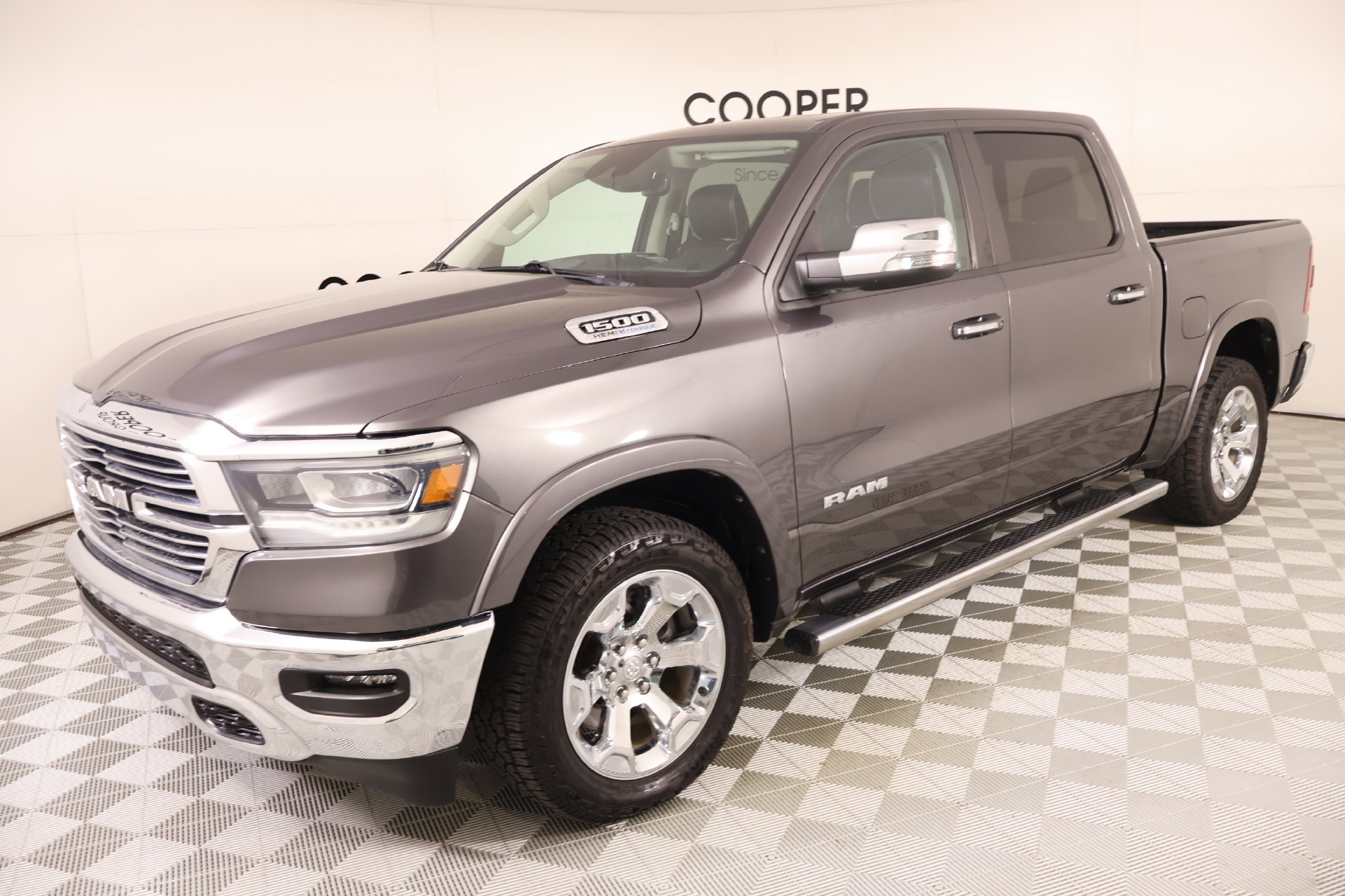 Used 2022 RAM 1500 Laramie AWD/4WD image 11