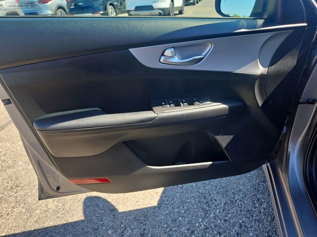 Used 2023 Kia Forte LXS w/ LXS Technology Package FWD image 11