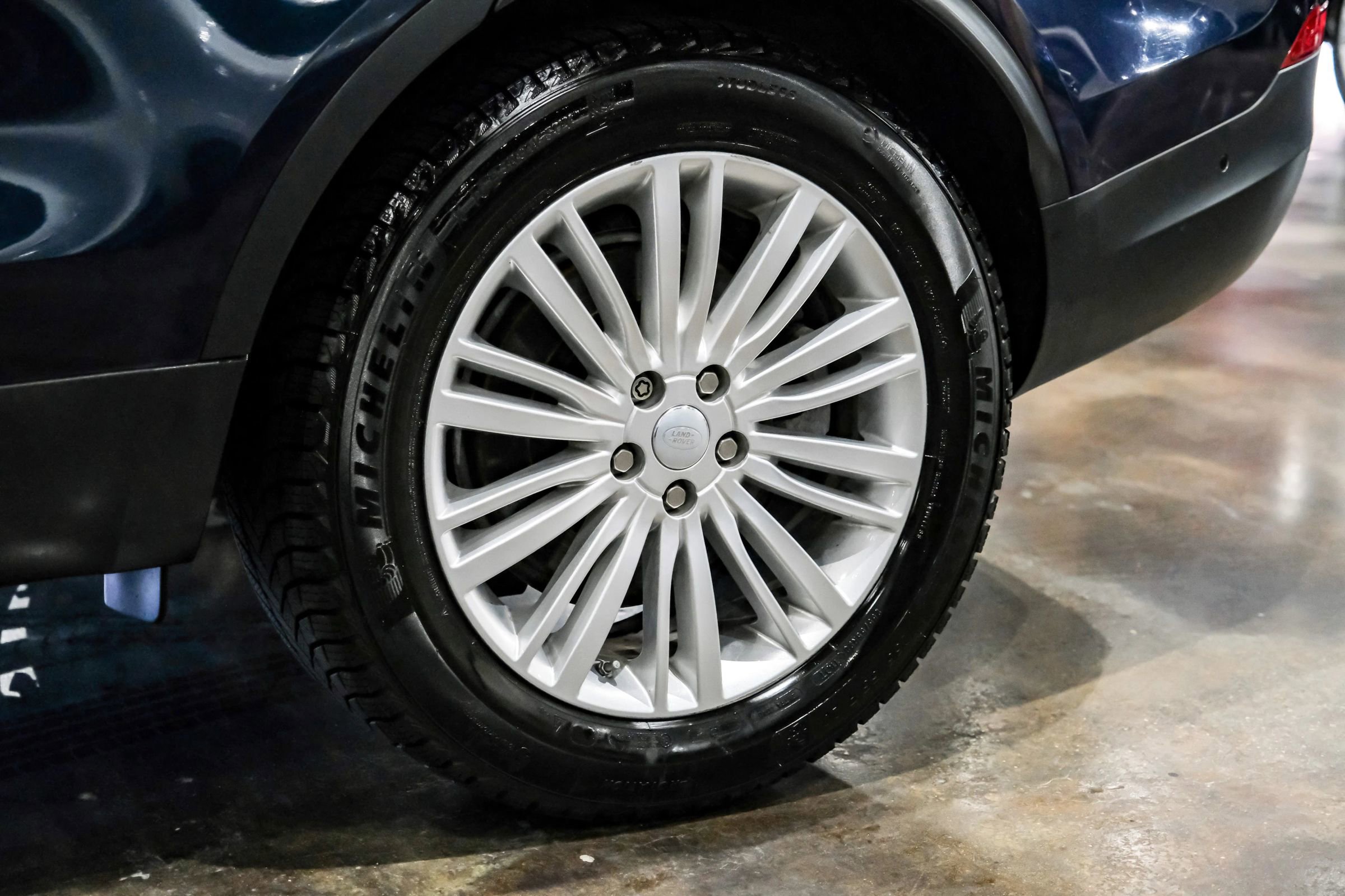 Used 2019 Land Rover Discovery HSE Luxury image 53