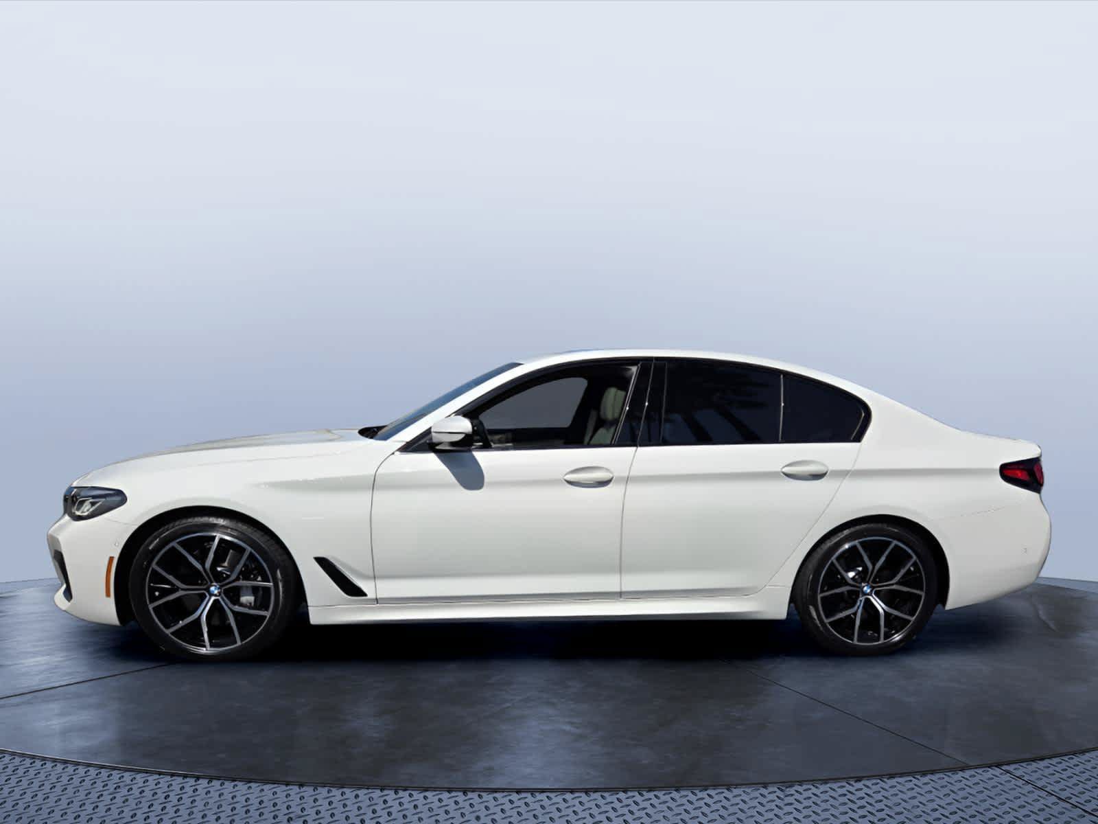 Used 2022 BMW 540i xDrive w/ Executive Package AWD/4WD image 3