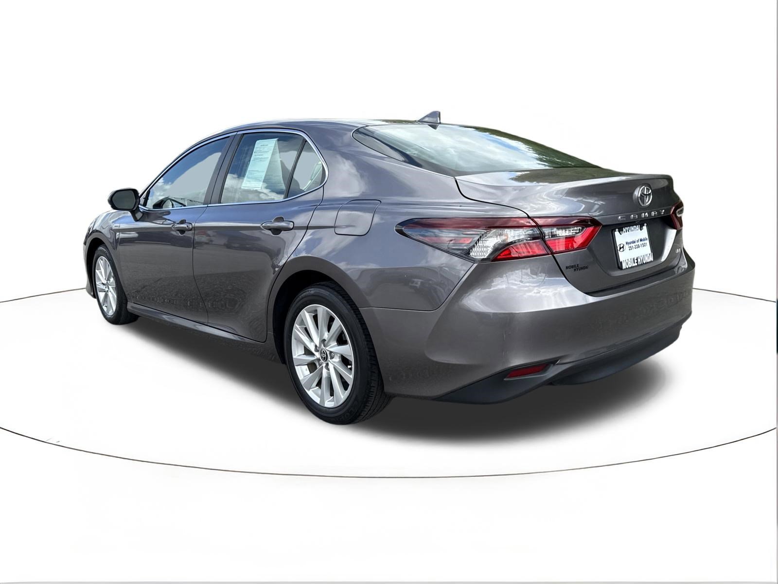 Used 2023 Toyota Camry LE FWD image 5