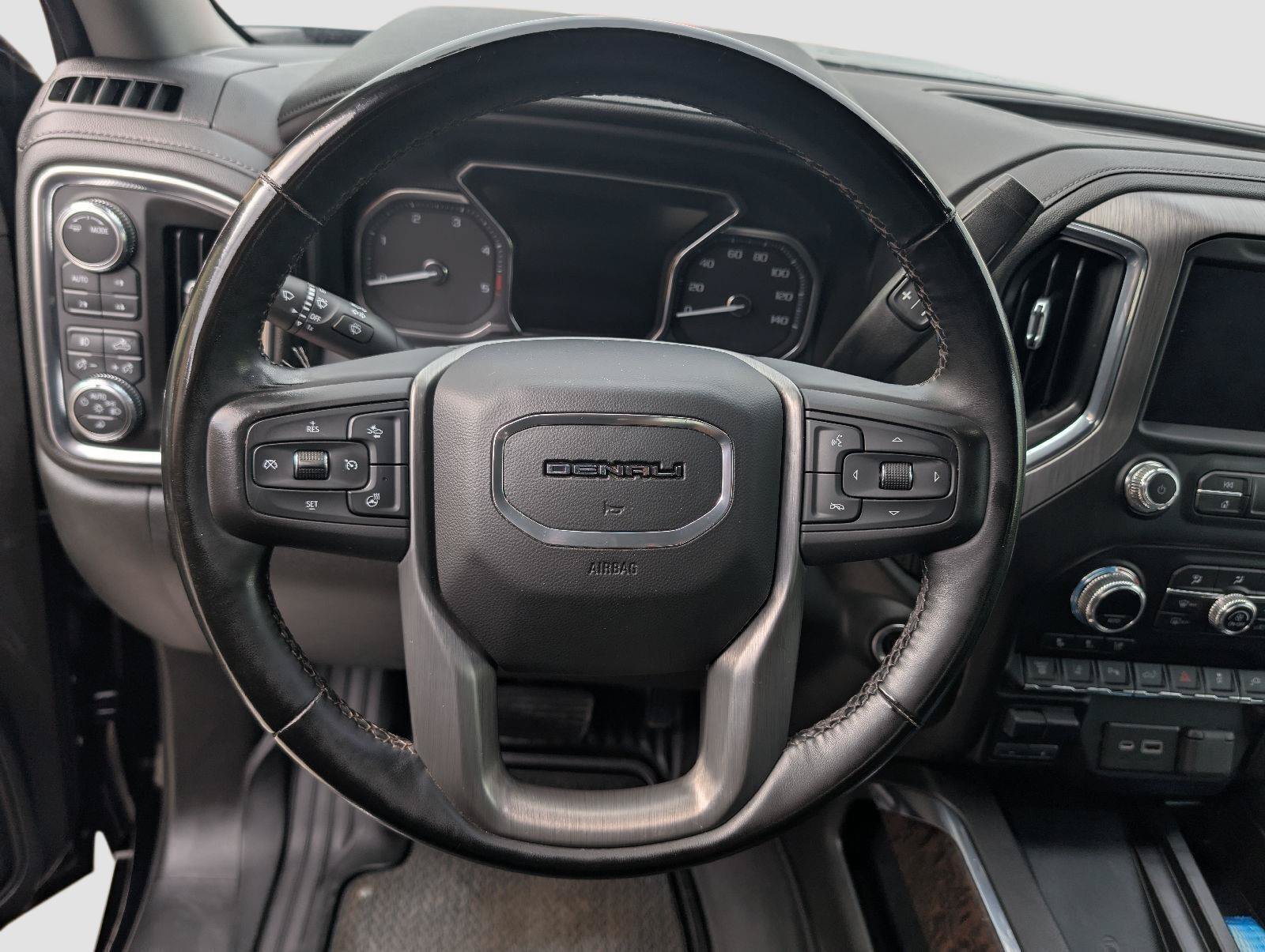 Used 2023 GMC Sierra 2500 Denali w/ Denali Black Diamond Edition AWD/4WD image 21