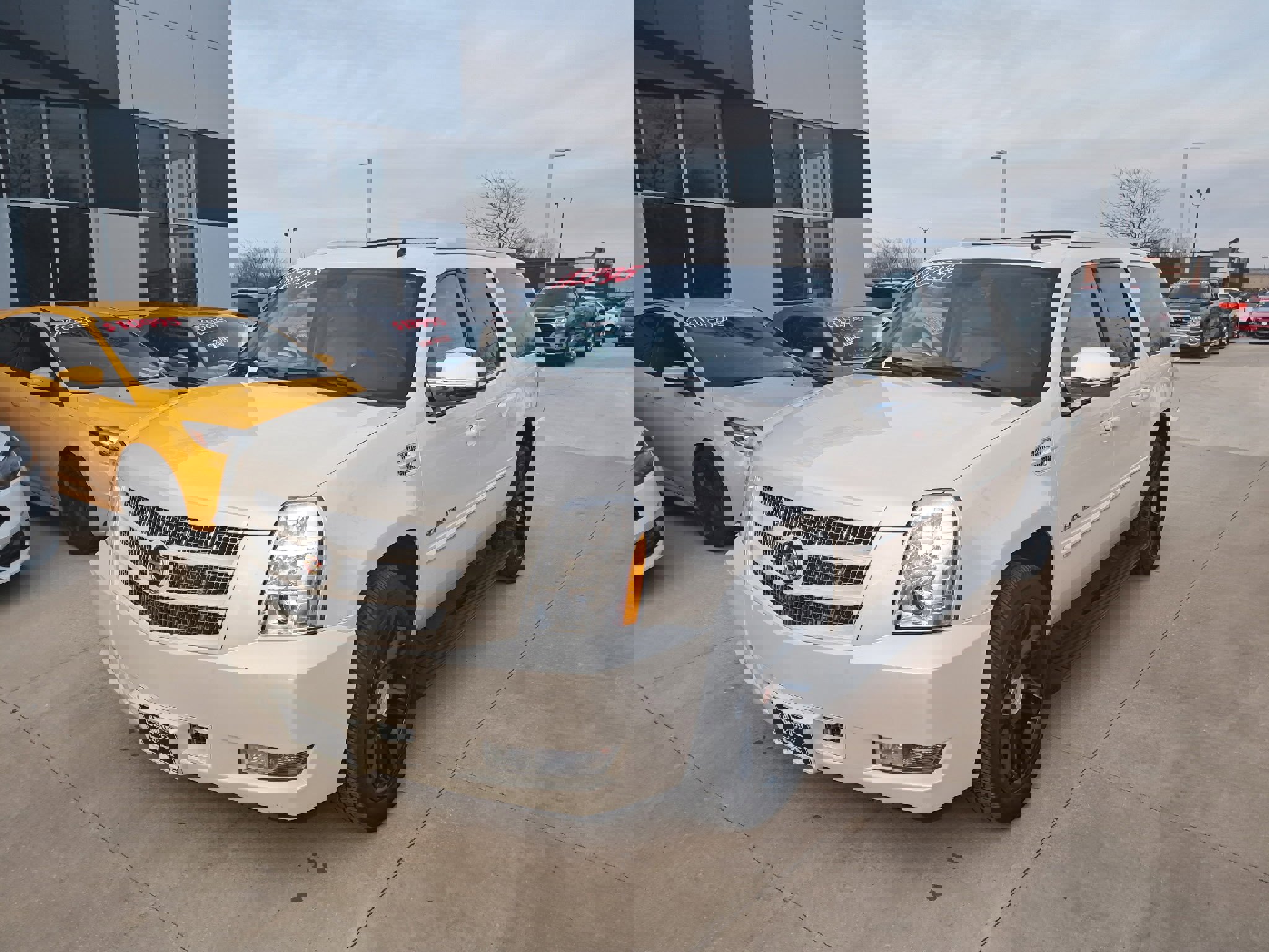 Used 2013 Cadillac Escalade ESV Premium AWD/4WD image 1