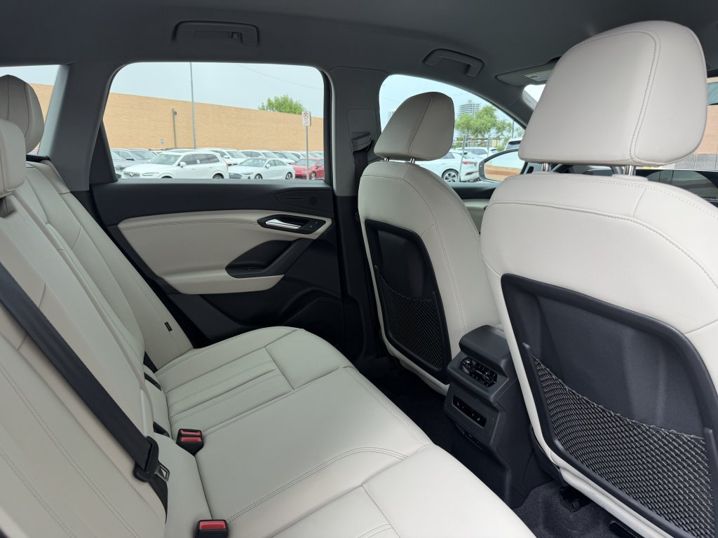 Used 2025 Audi Q6 e-tron Premium RWD image 40