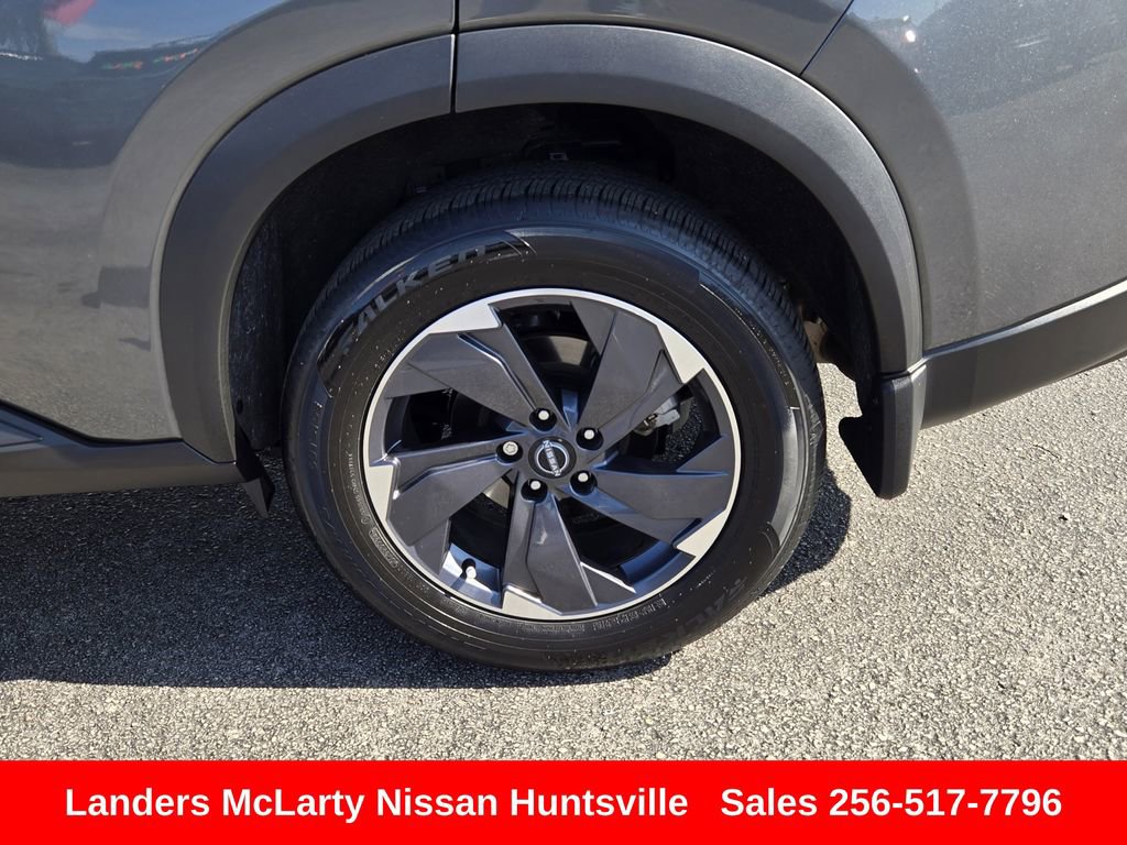 Used 2025 Nissan Rogue SV image 12