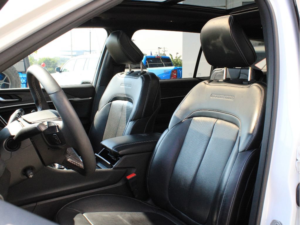 Certified 2023 Jeep Grand Cherokee L Overland AWD/4WD image 10