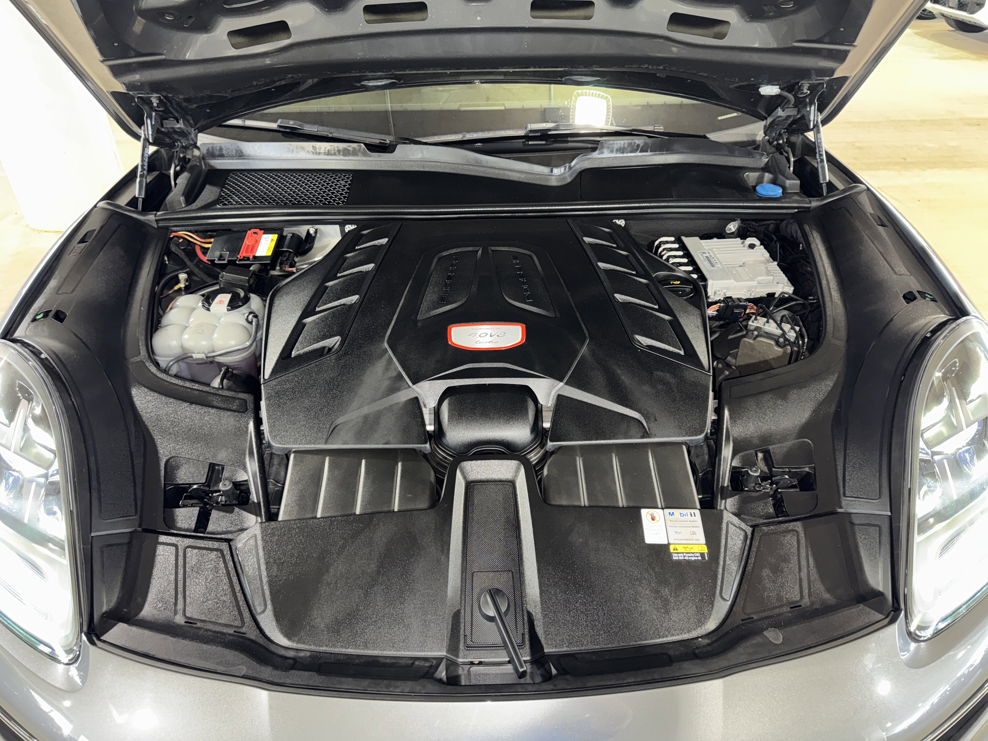 Used 2022 Porsche Cayenne Turbo image 35