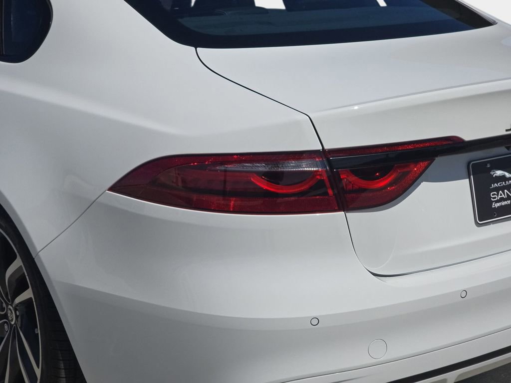 Certified 2024 Jaguar XF R-Dynamic SE AWD/4WD image 35