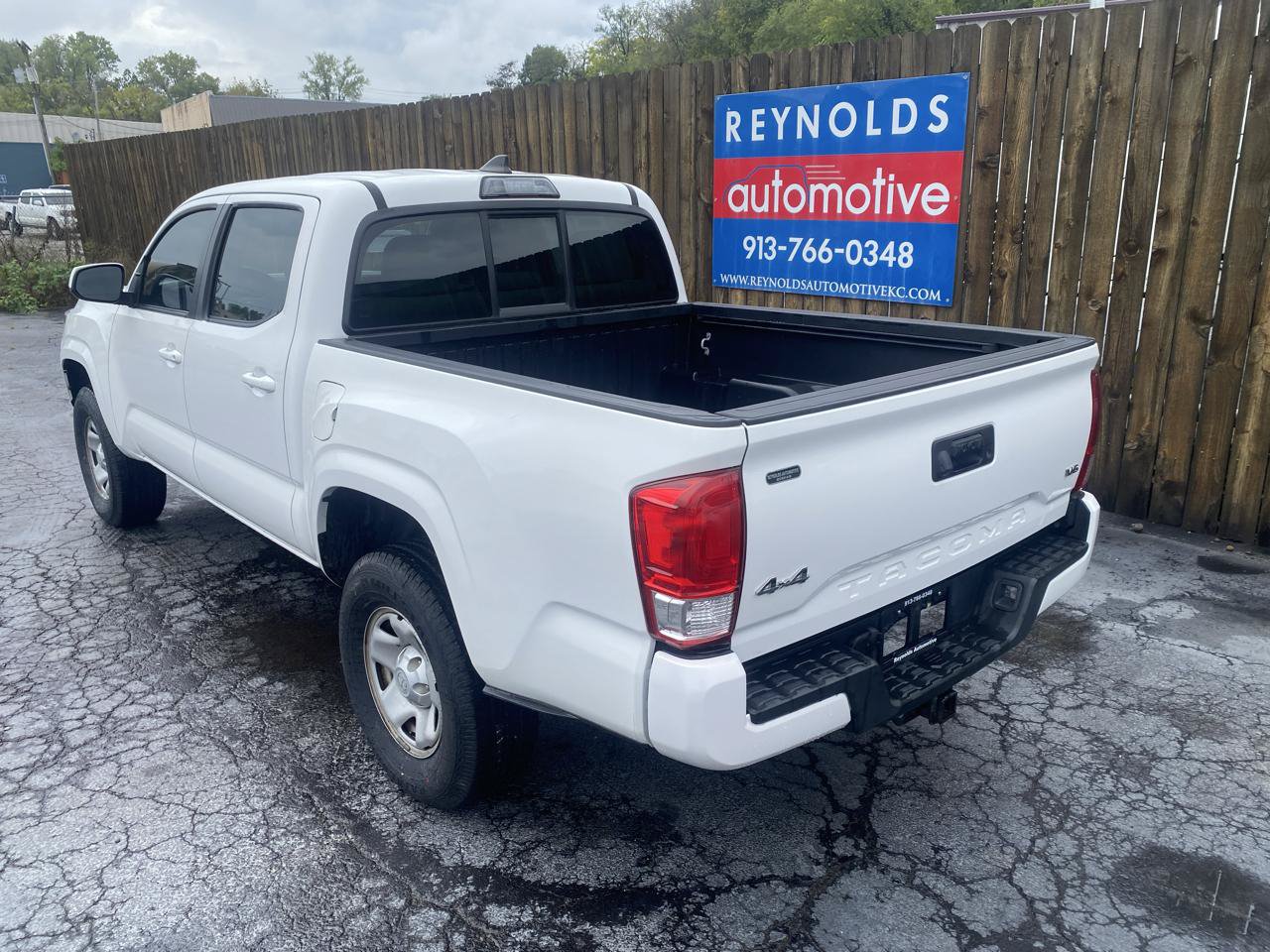 Used 2016 Toyota Tacoma SR w/ Towing Package AWD/4WD image 6