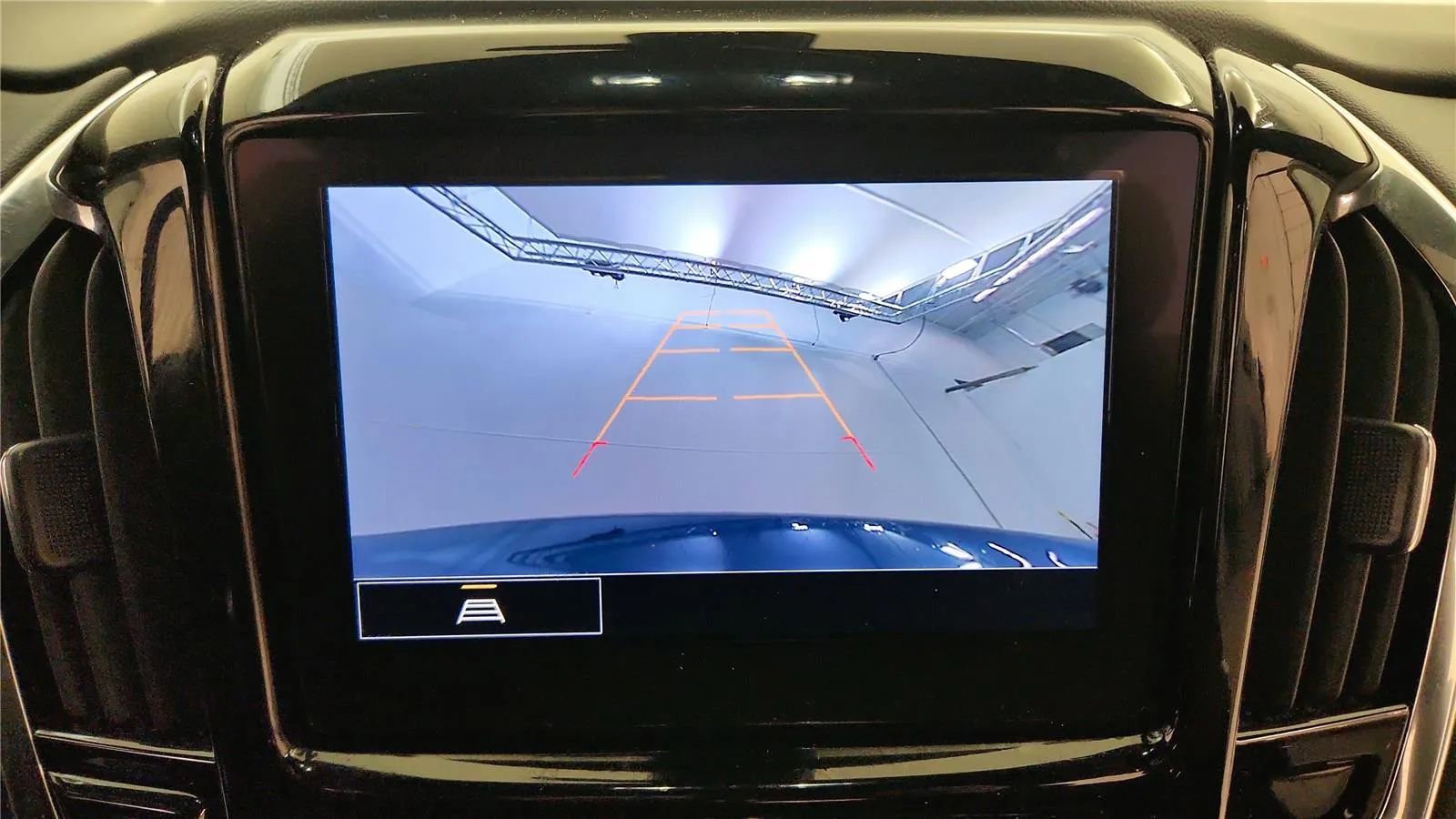 Used 2023 Chevrolet Traverse LT image 29