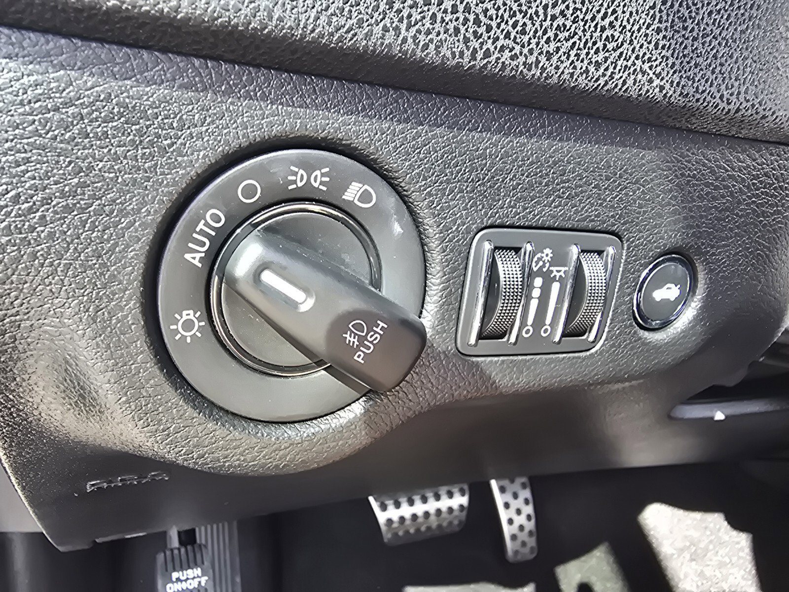 Used 2022 Dodge Charger R/T w/ Blacktop Package image 25