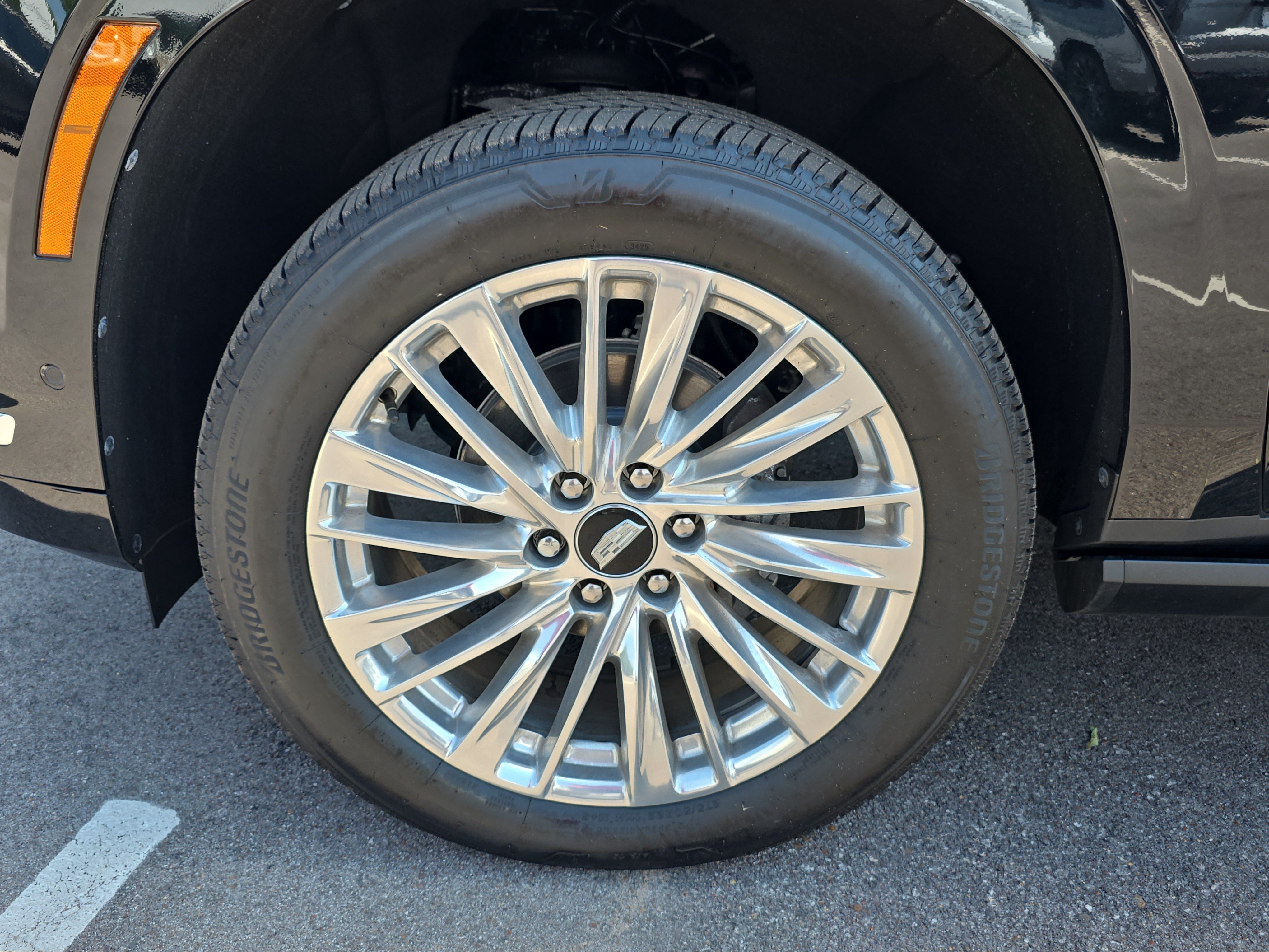 Used 2026 Cadillac Escalade Luxury w/ LPO, Floor Liner Package AWD/4WD image 9