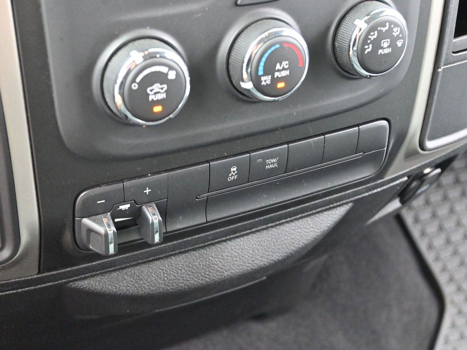 Used 2018 RAM 2500 SLT image 24