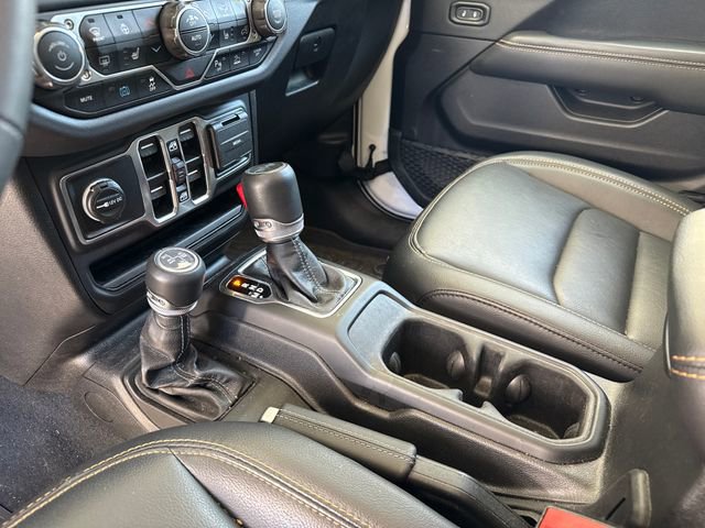 Used 2024 Jeep Wrangler Unlimited Sahara w/ Technology Group AWD/4WD image 23