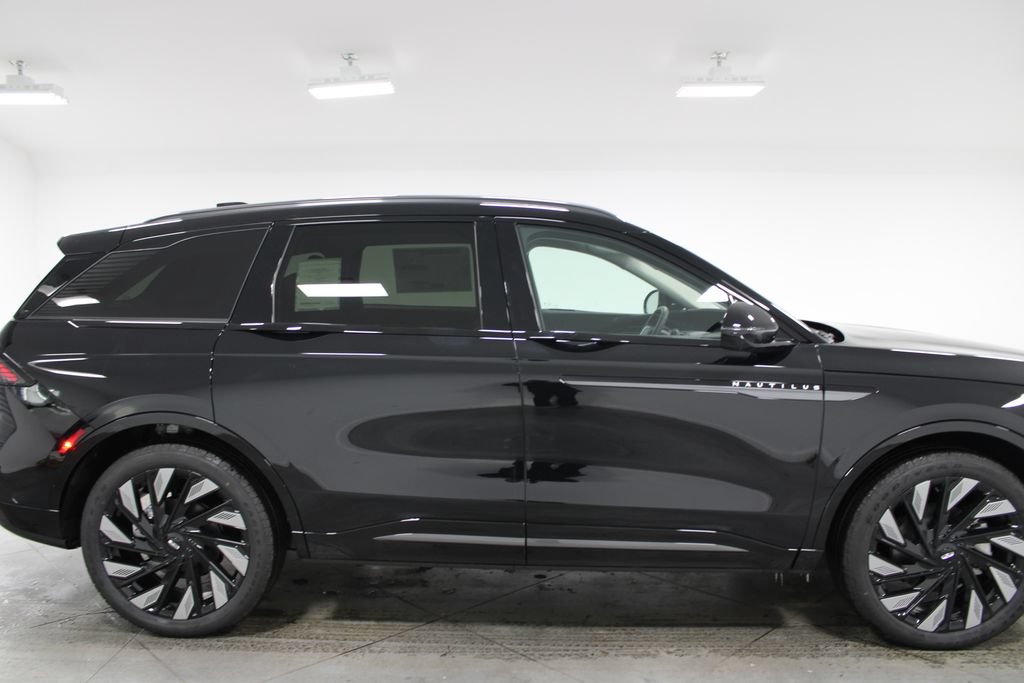 New 2026 Lincoln Nautilus Reserve w/ Jet Appearance Package AWD/4WD image 10