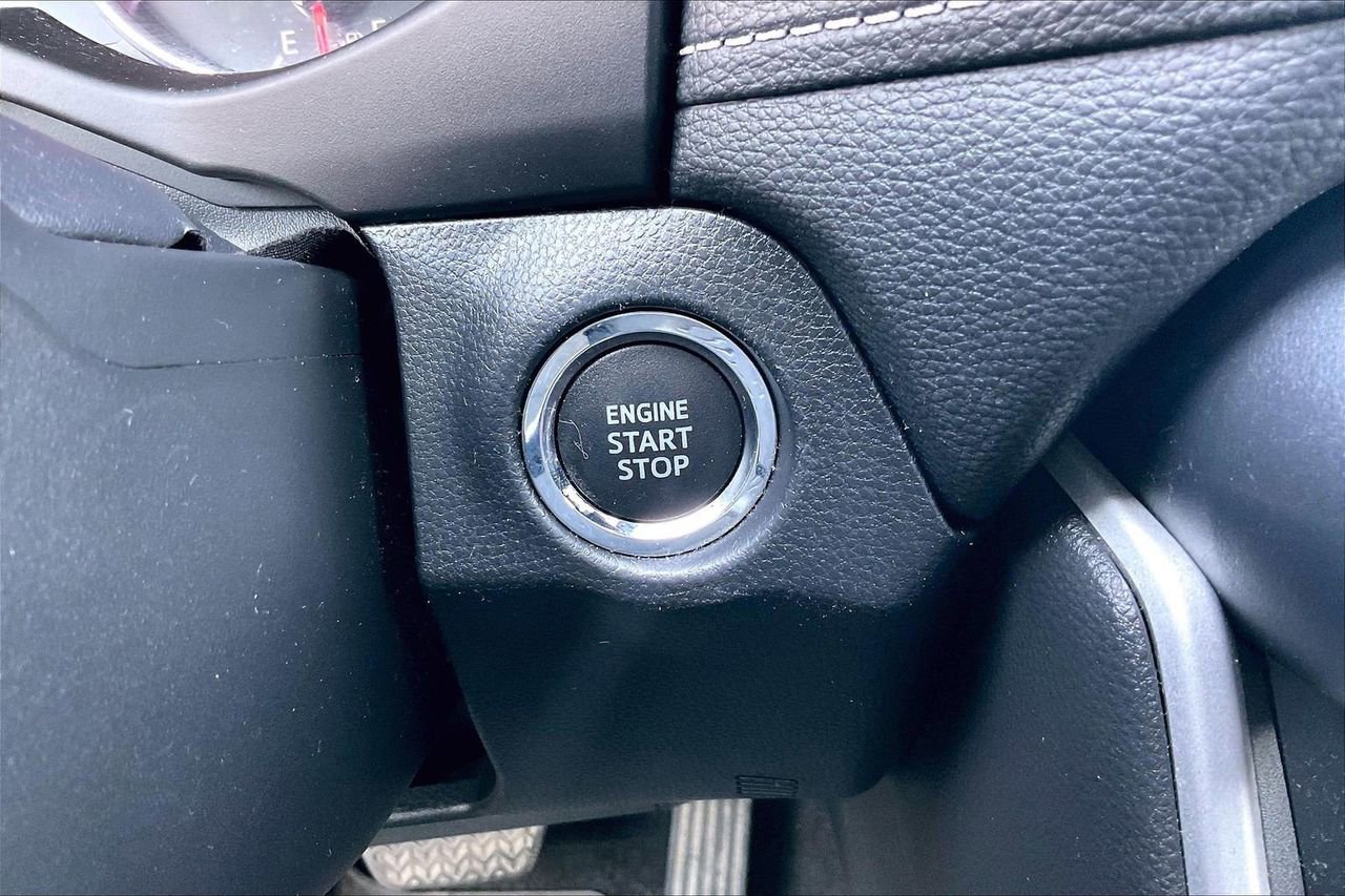 Used 2022 Toyota RAV4 XLE image 27