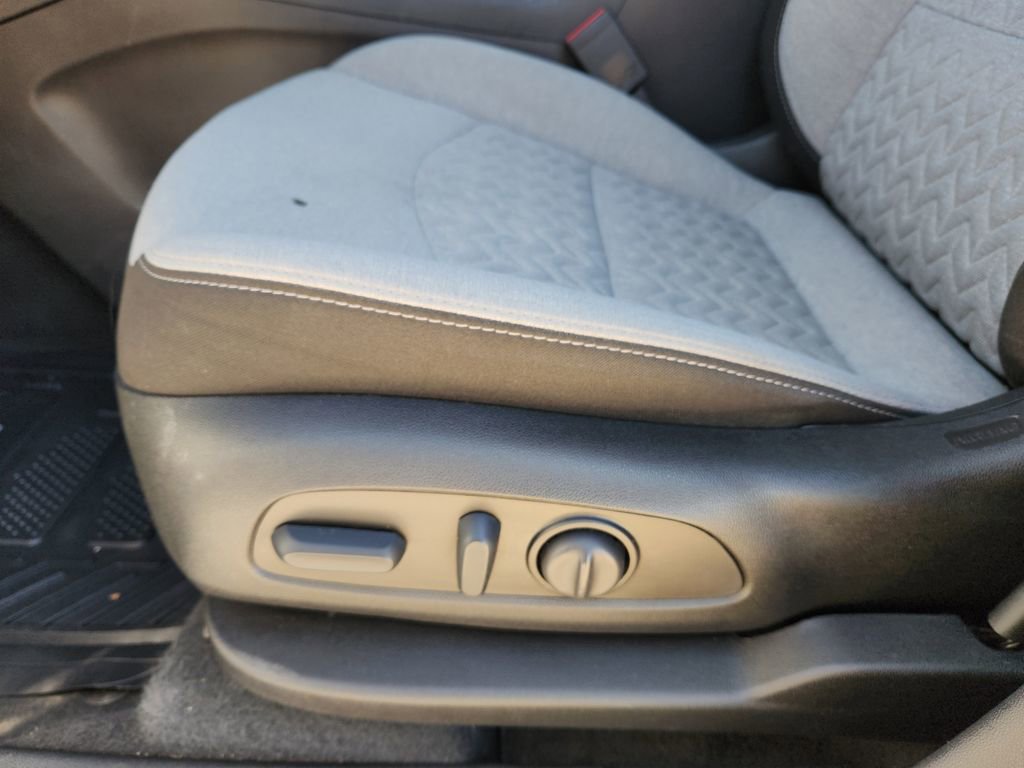 Used 2023 Chevrolet Equinox LS w/ LS Convenience Package image 30