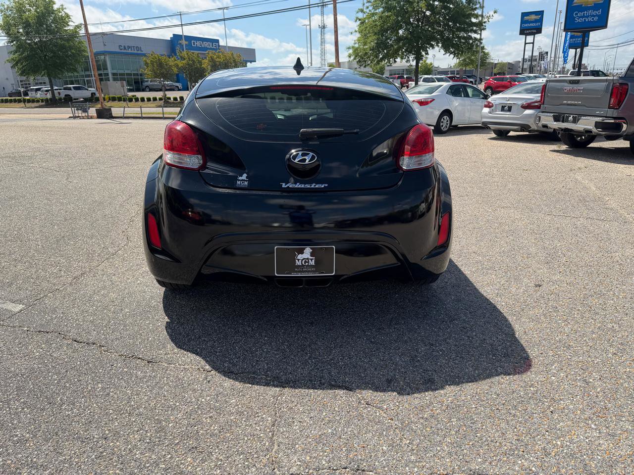 Used 2017 Hyundai Veloster Value Edition image 17