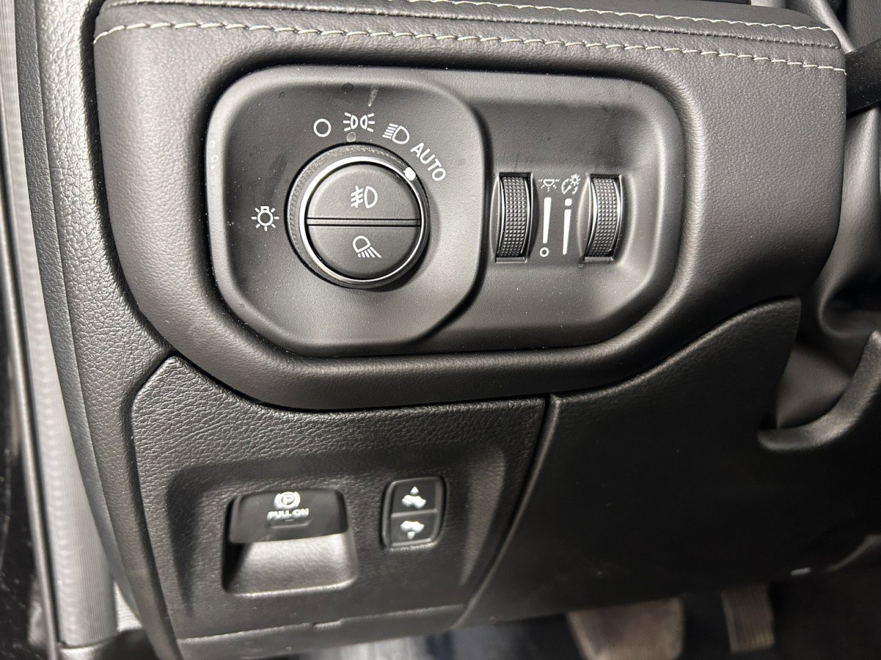Used 2026 RAM 1500 Limited AWD/4WD image 26