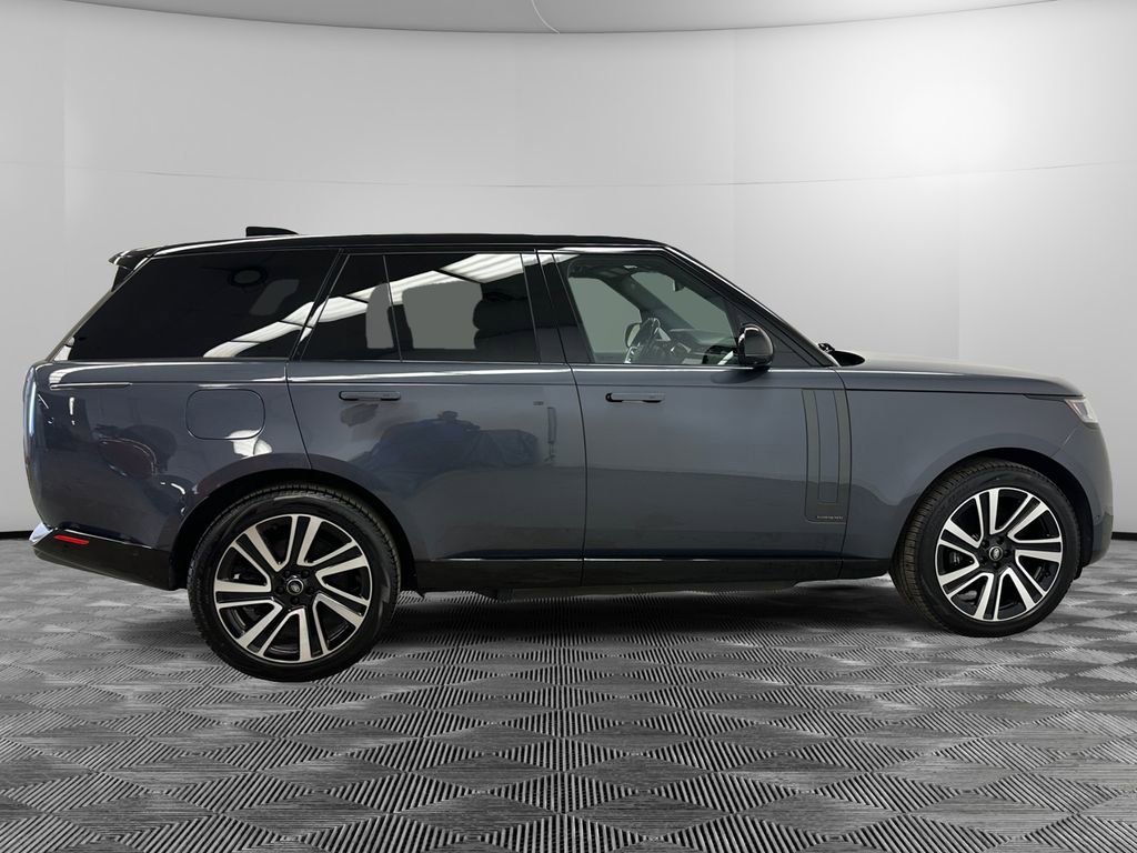 Used 2025 Land Rover Range Rover Autobiography image 6