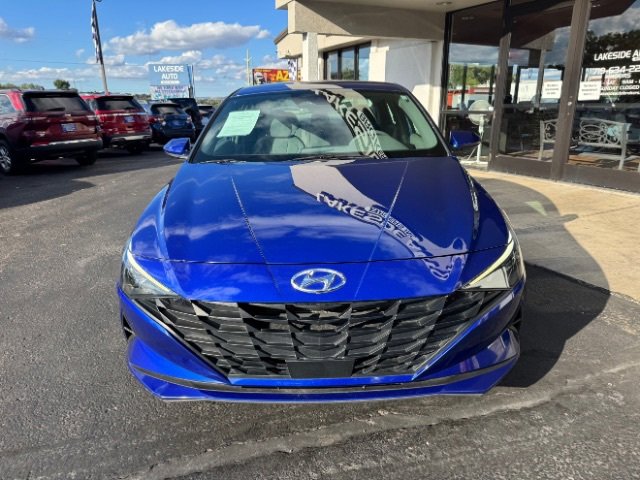 Used 2023 Hyundai Elantra SEL w/ Convenience Package image 2