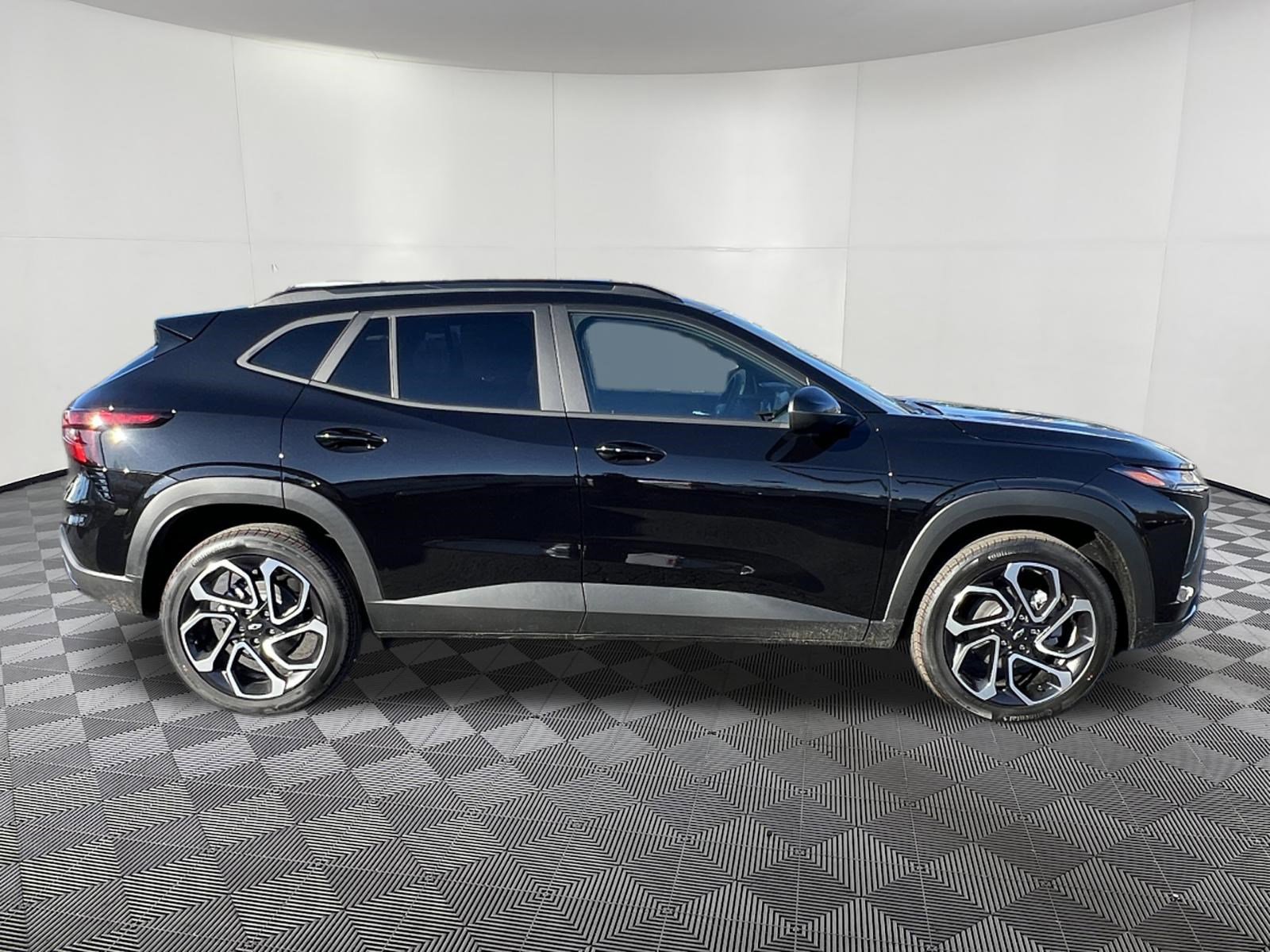 New 2026 Chevrolet Trax RS w/ Driver Confidence Package image 7