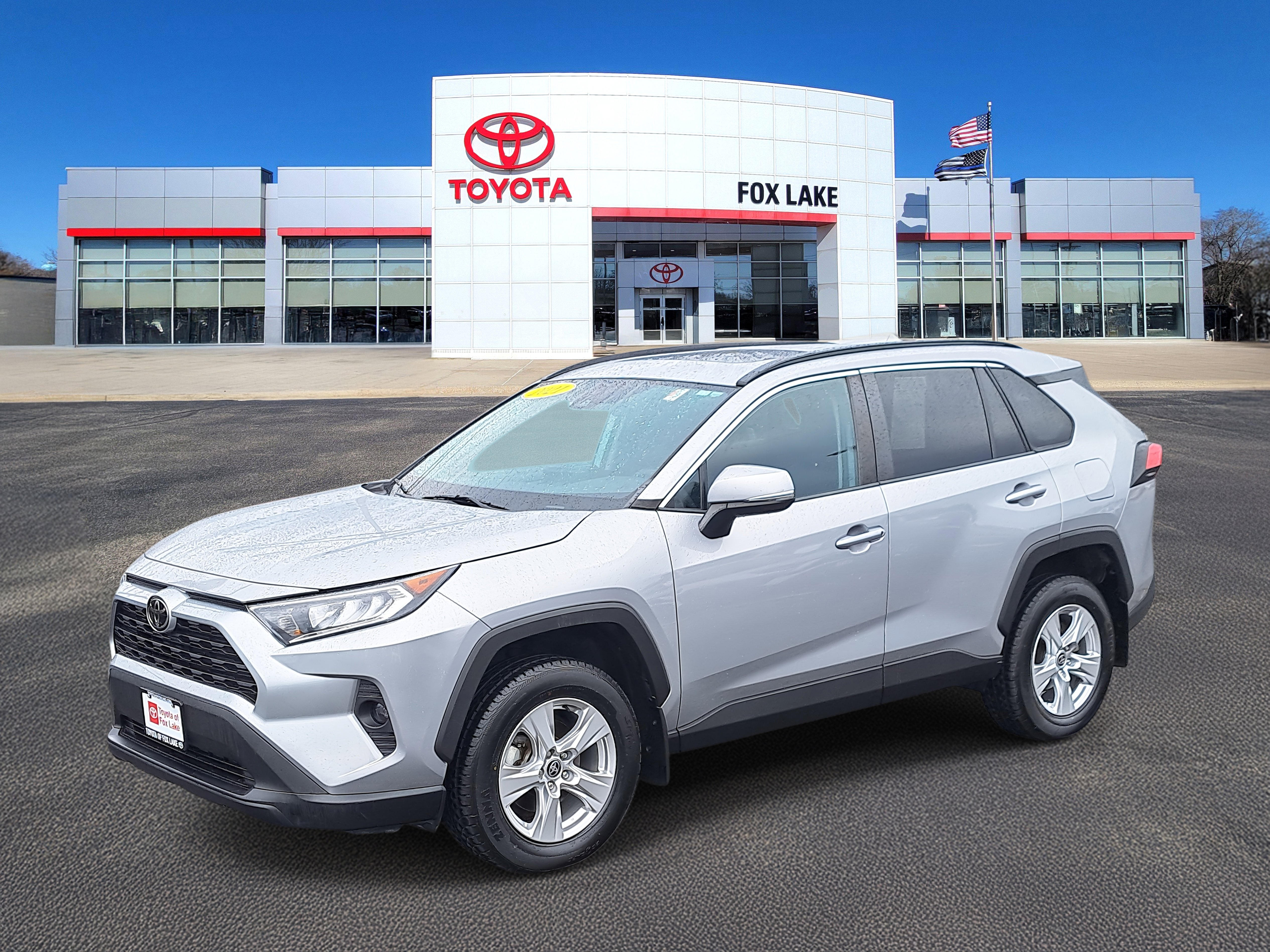 Used 2021 Toyota RAV4 XLE image 2
