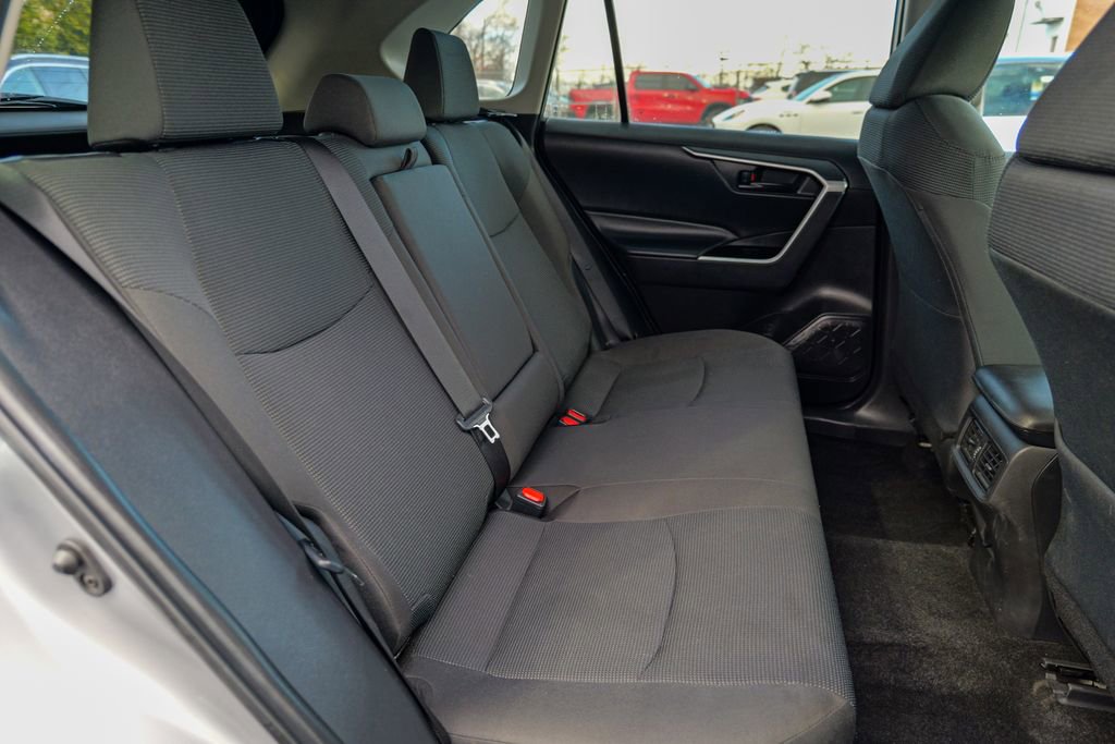 Used 2024 Toyota RAV4 LE AWD/4WD image 29