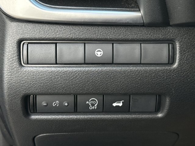 Used 2024 Nissan Rogue SV FWD image 22