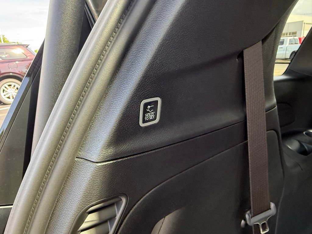 New 2027 Chrysler Pacifica Select FWD image 44
