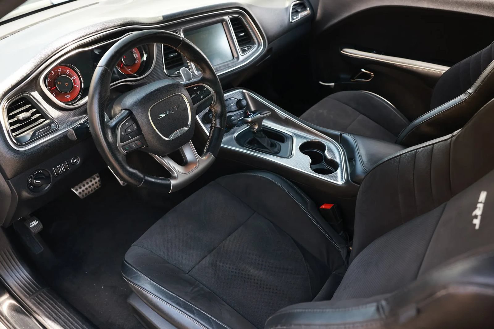 Used 2015 Dodge Challenger SRT Hellcat RWD image 16