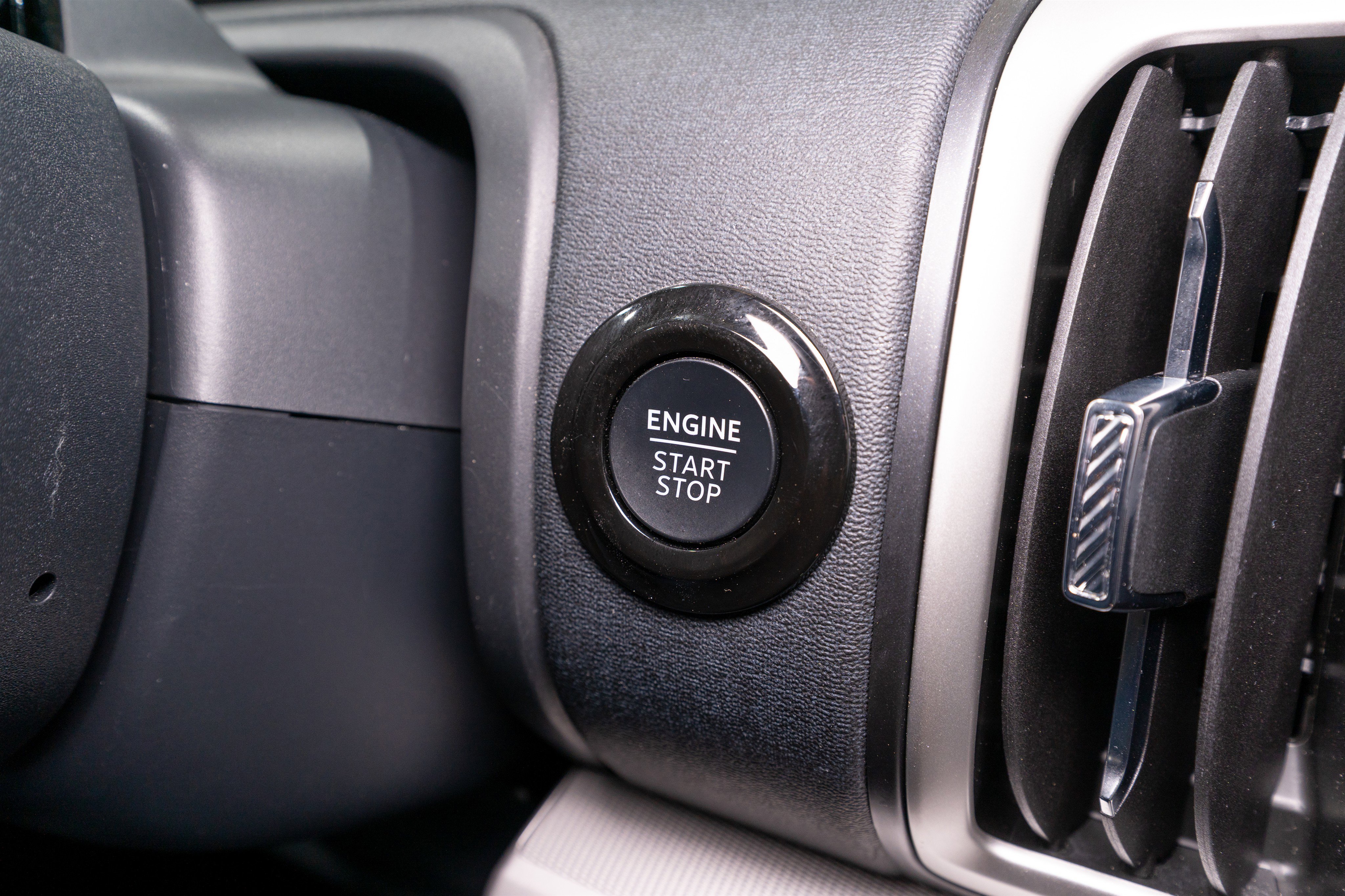 Used 2025 Ford Expedition Active AWD/4WD image 28