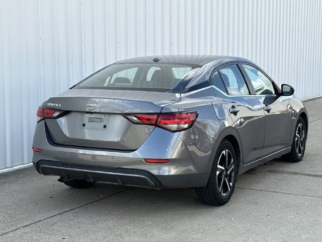 Used 2025 Nissan Sentra SV FWD image 4