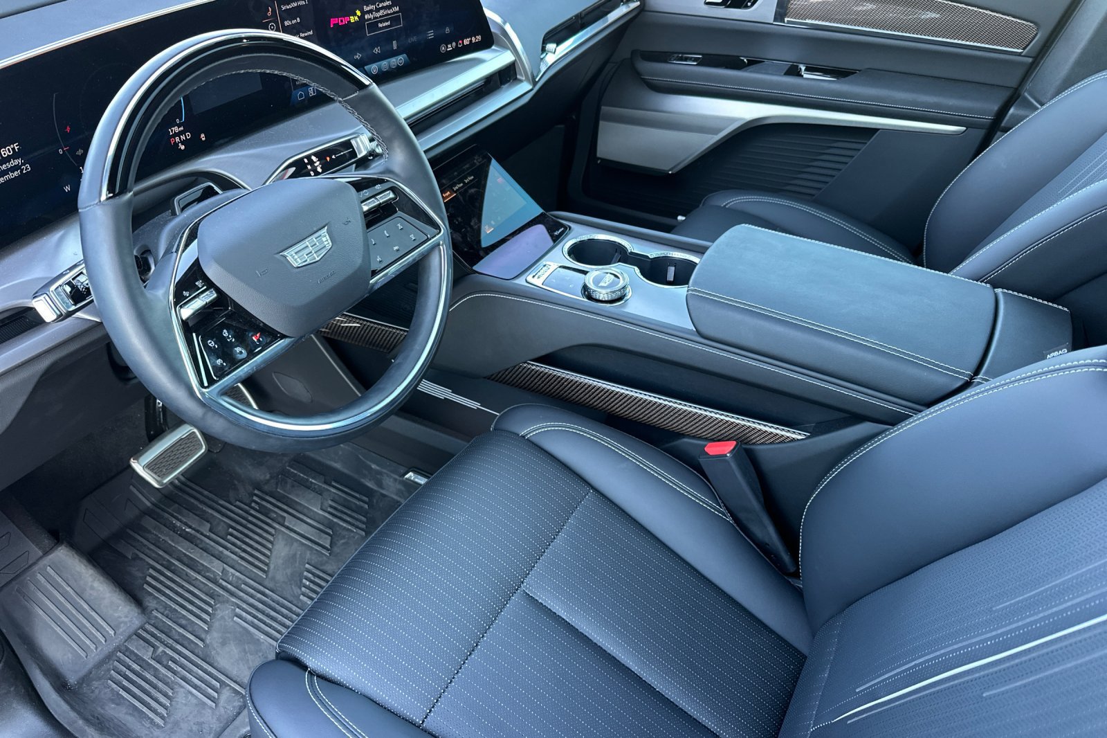 Certified 2026 Cadillac Vistiq Sport w/ LPO, Floor Liner Package AWD/4WD image 10
