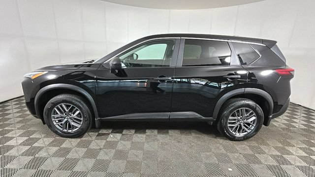 Used 2023 Nissan Rogue S AWD/4WD image 5