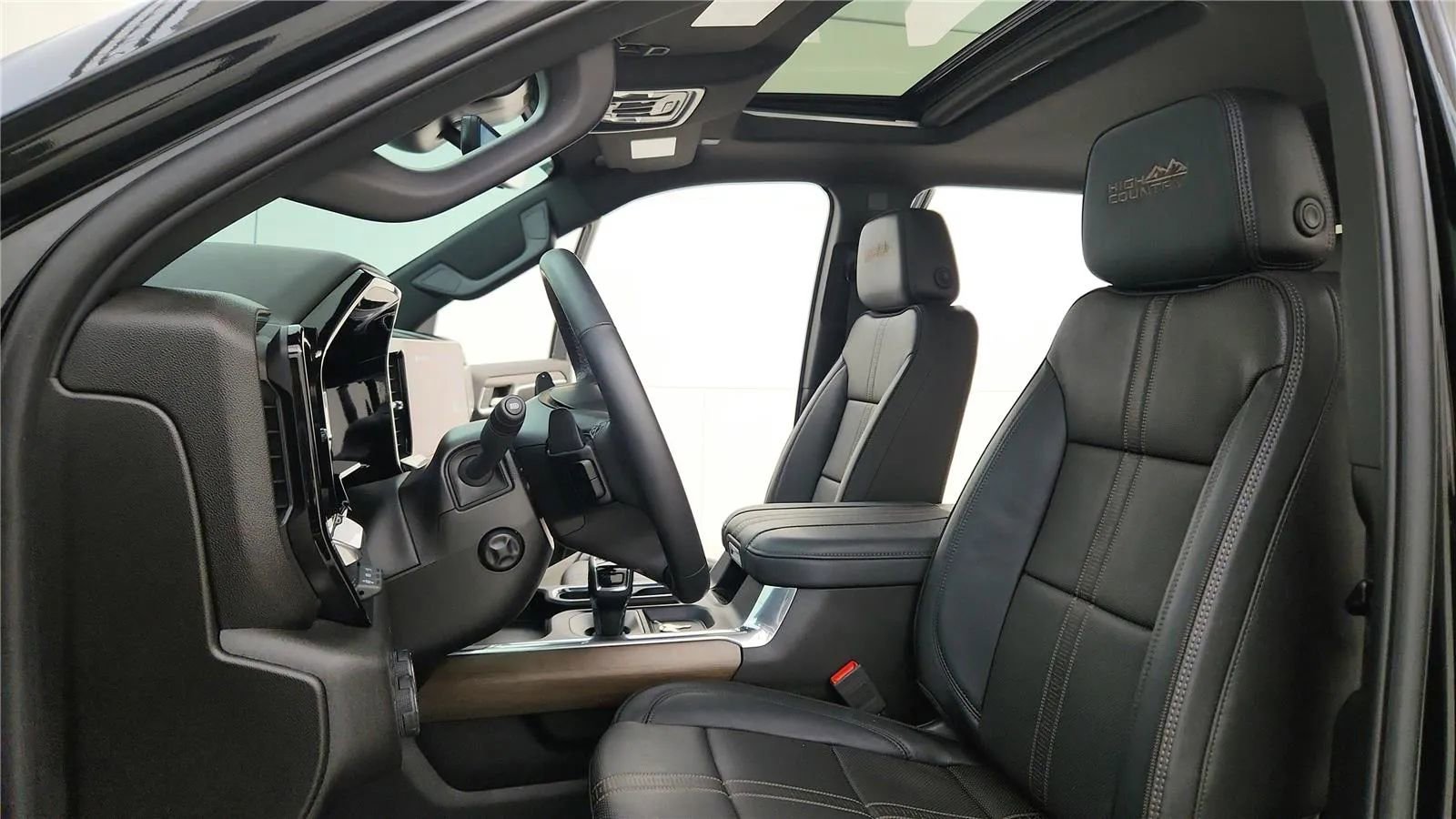 Used 2025 Chevrolet Silverado 1500 High Country w/ Midnight Edition image 31