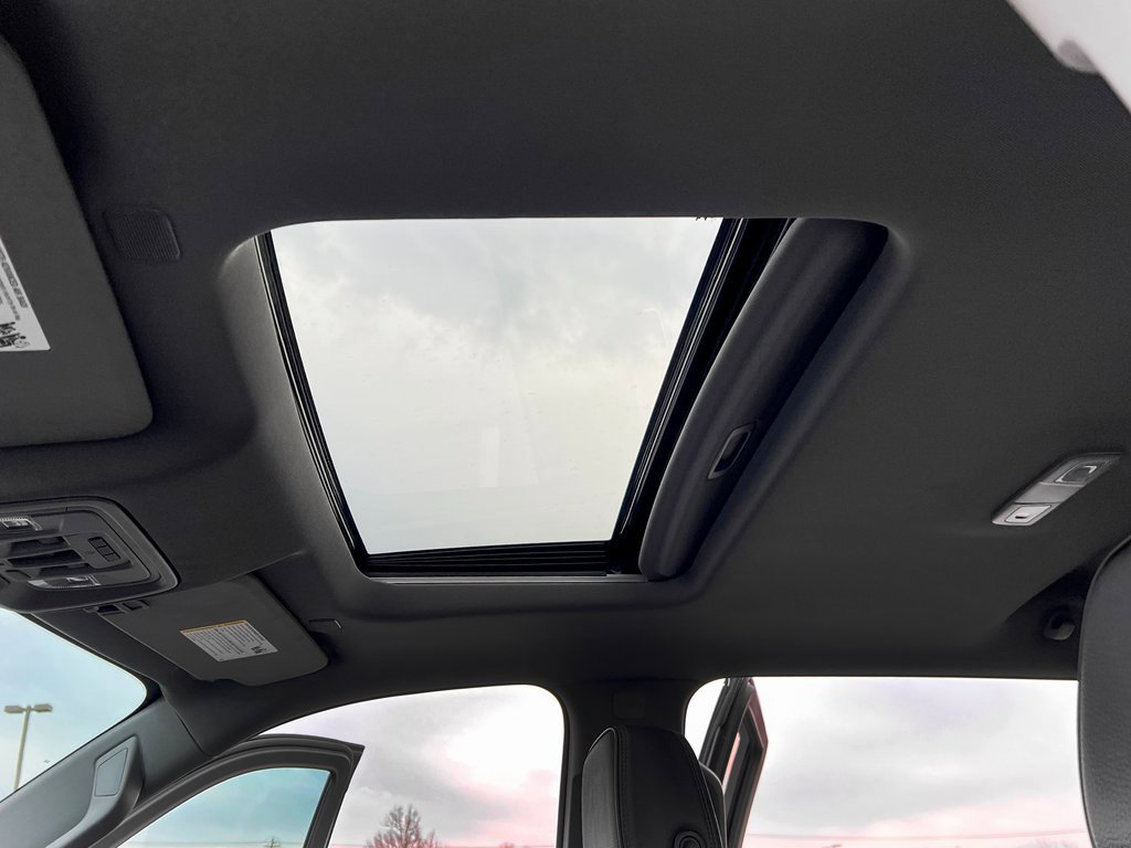 Used 2024 GMC Sierra 3500 Denali w/ Denali Reserve Package image 7