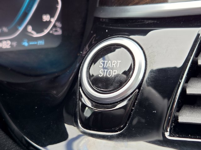 Used 2022 BMW 530e w/ Premium Package RWD image 38