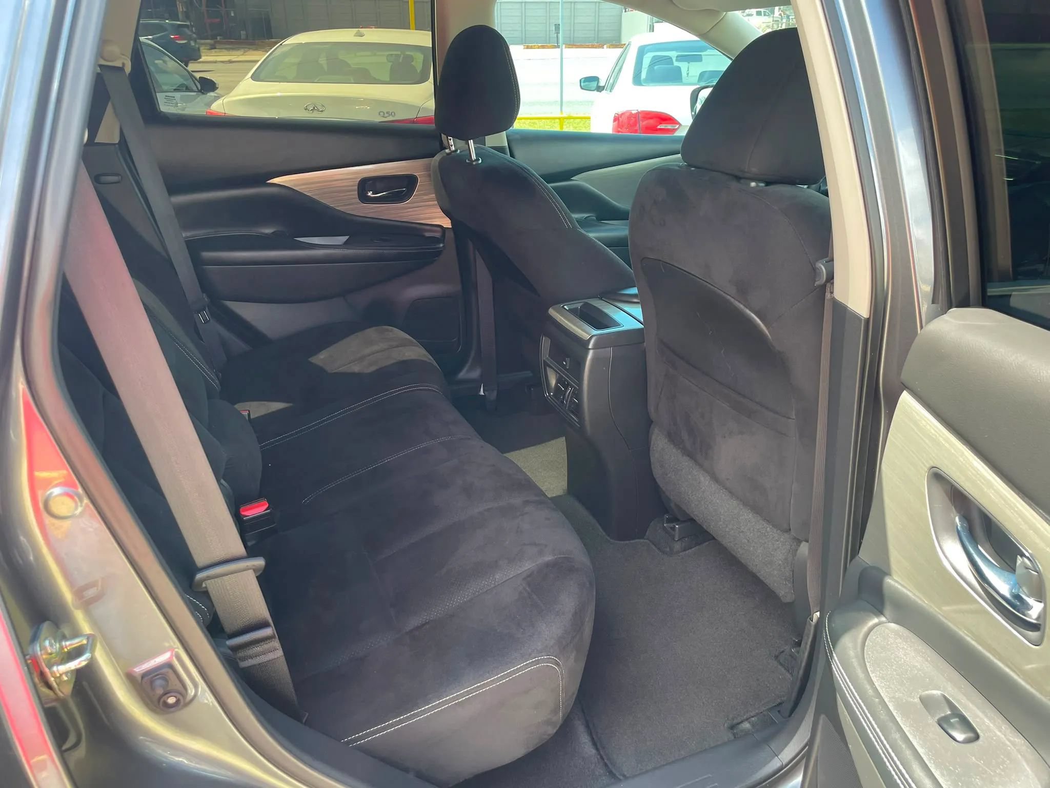 Used 2016 Nissan Murano SV FWD image 8