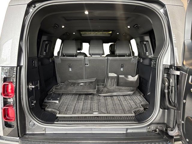 Used 2024 Land Rover Defender 130 Outbound AWD/4WD image 21